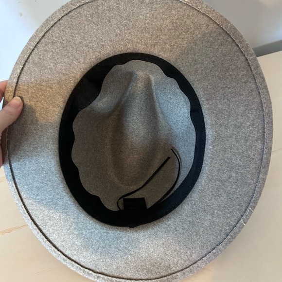 Women’s hat - Picture 3 of 4